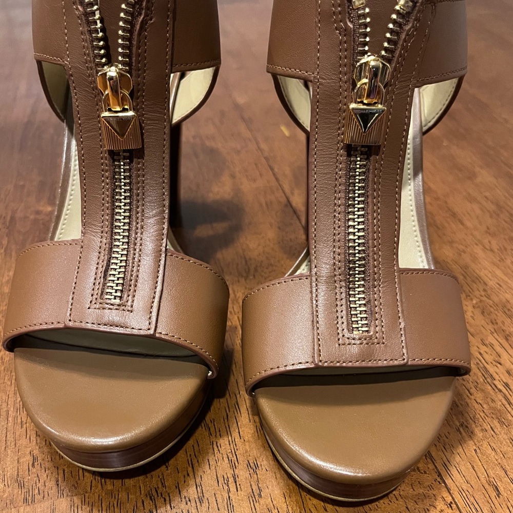 NWT and box! Michael Kors Zip Sandle - Picture 6 of 7